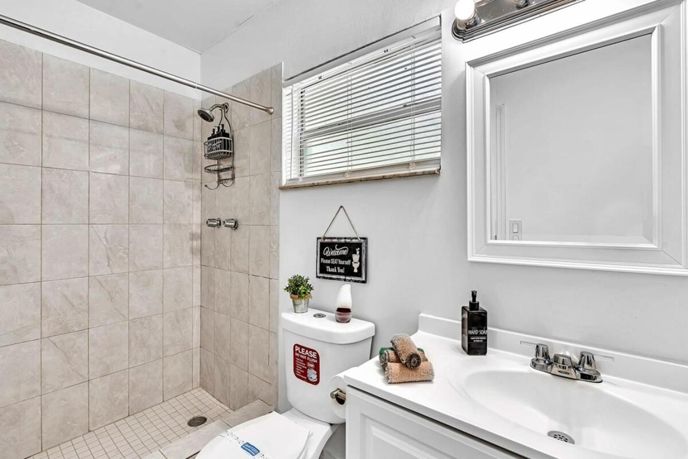 Large Studio Suite Close To Beach And Casino Db3 데이니아 비치 외부 사진