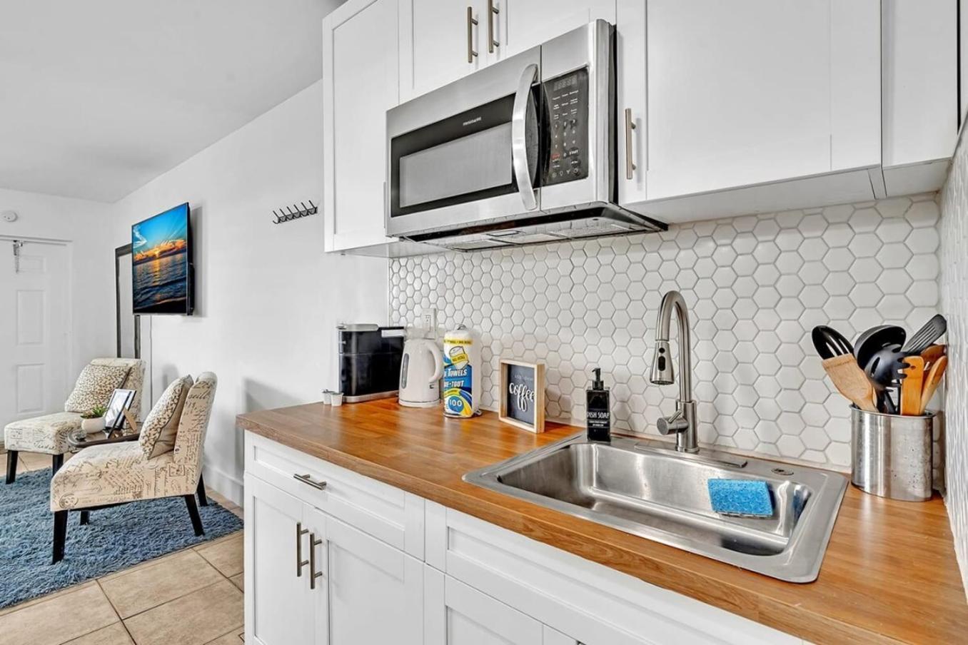 Large Studio Suite Close To Beach And Casino Db3 데이니아 비치 외부 사진